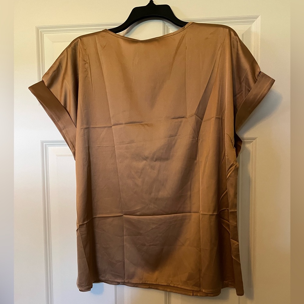 NEW! Amazon Women’s‎ Satin Silk Short Sleeve Blouse - Picture 4 of 7